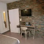 Hotel Sur Le Quai