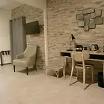 Hotel Sur Le Quai