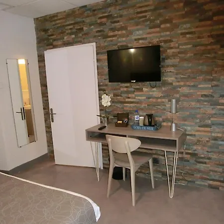Otel Sur Le Quai