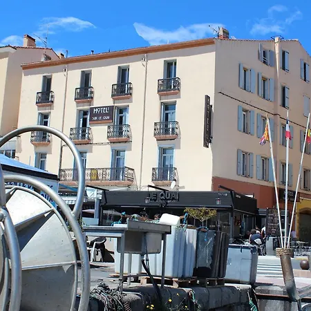 Sur Le Quai Hotel